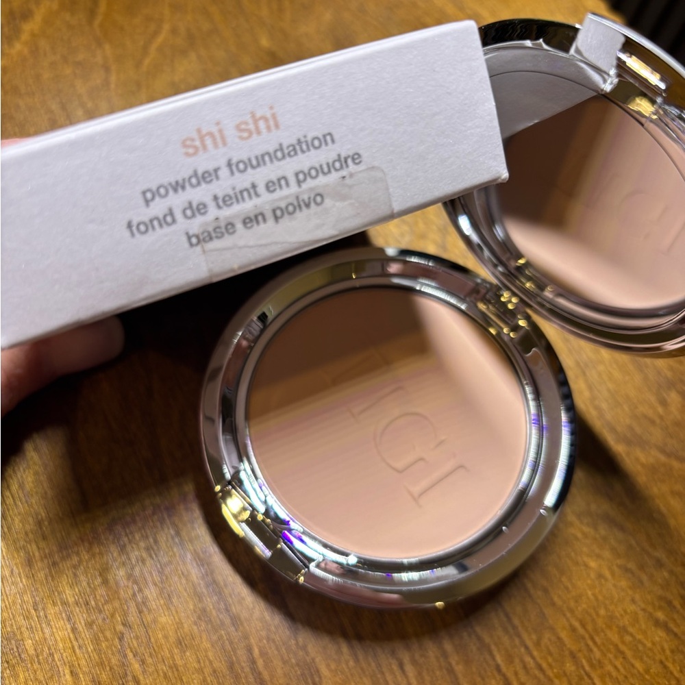 TIGI Natural Beige Foundation Compact - Picture 4 of 5
